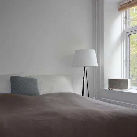 One In The Heart Of Copenhagen, With Full Kitchen *